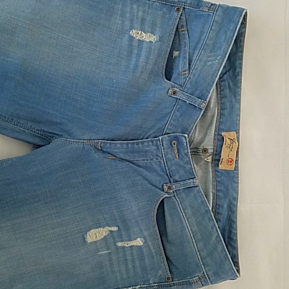 NWOT Limited Edition Distressed Gap Jeans